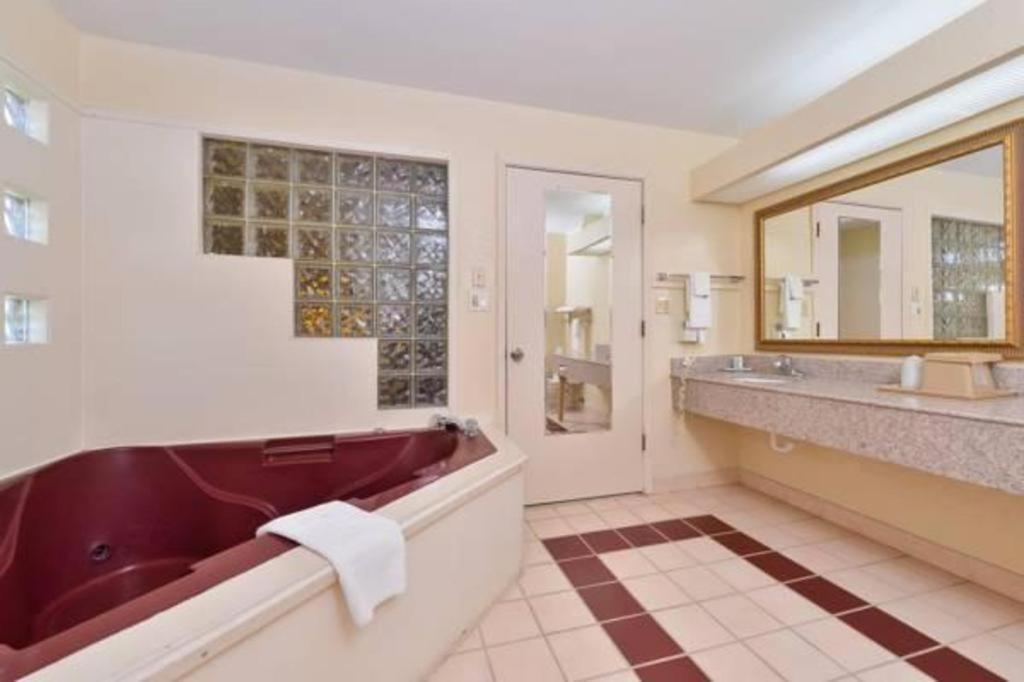 ברוקהייבן Quality Inn מראה חיצוני תמונה