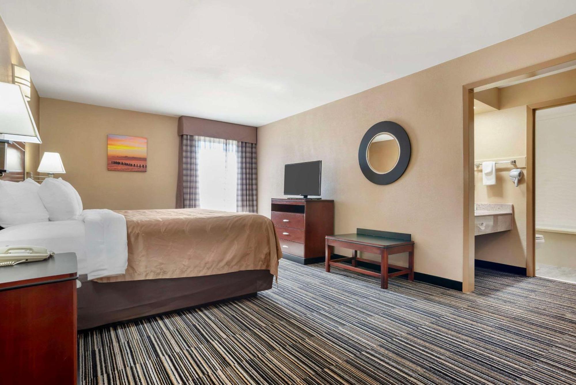 ברוקהייבן Quality Inn מראה חיצוני תמונה