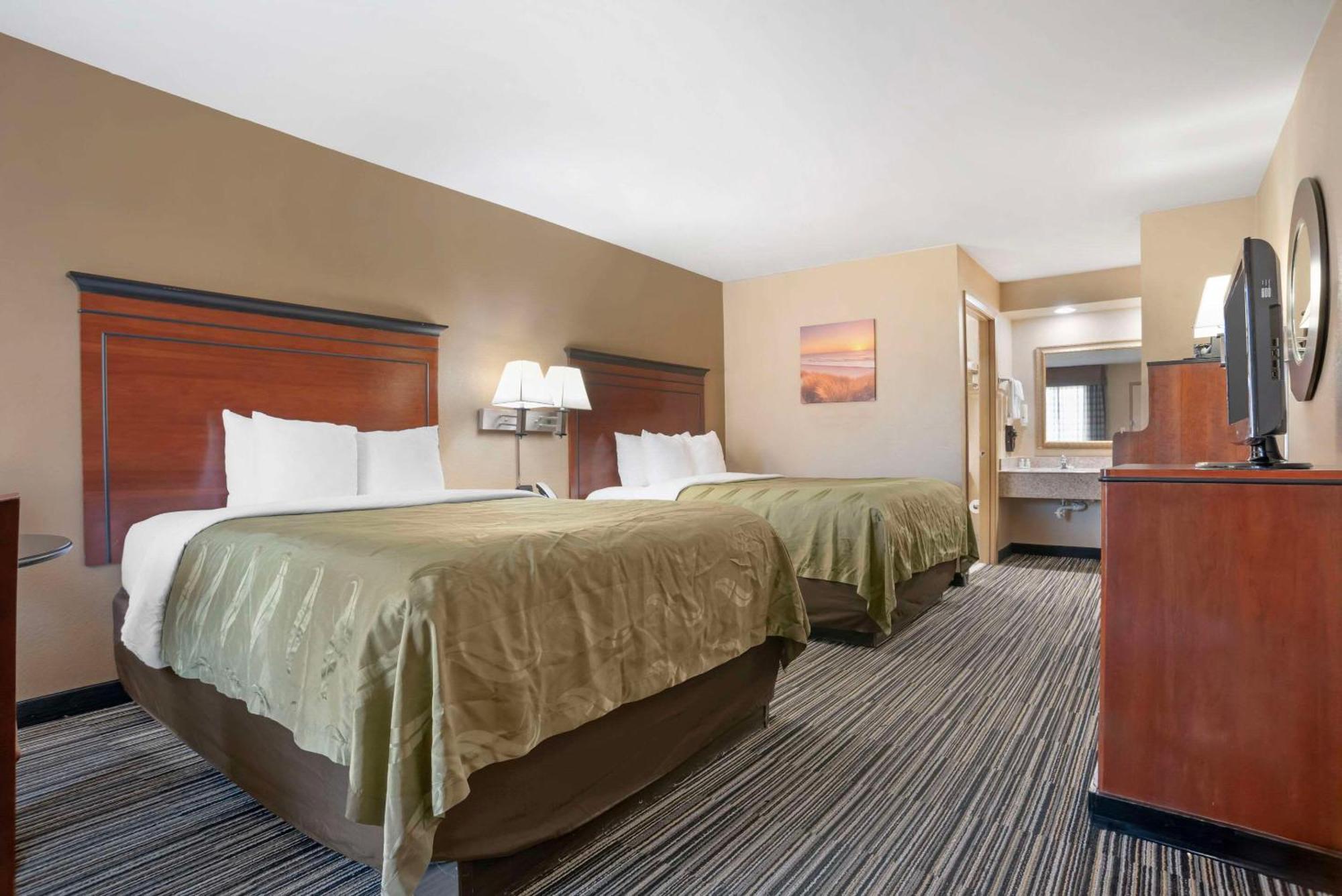 ברוקהייבן Quality Inn מראה חיצוני תמונה